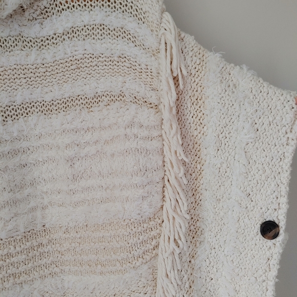 Anthropologie Marilyn Knit Poncho Sweater Fringe Size Medium / Large Cream - Picture 9 of 16